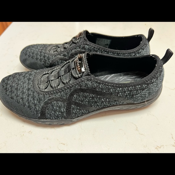 Skechers Relaxed Fit Memory Foam Slip On Black Shoes Women's Size 7.5 SN 23028 - Picture 4 of 8